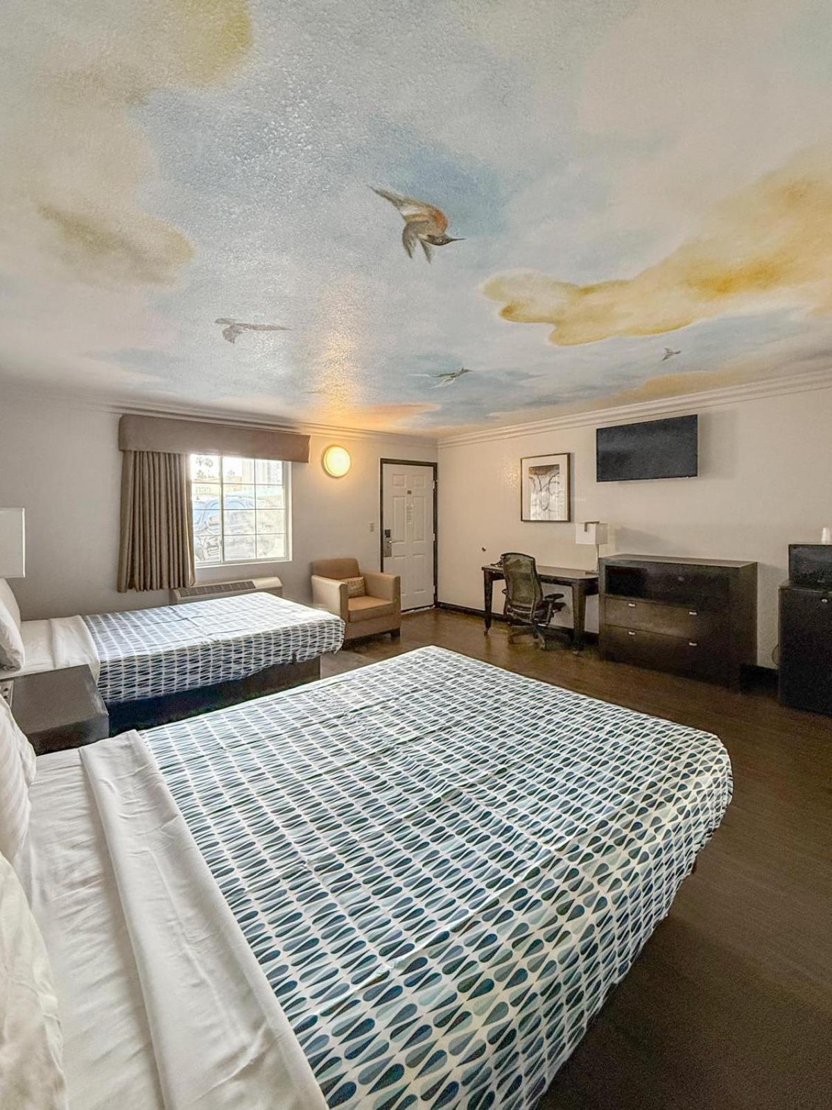 Super 7 Motel - Anaheim Packing District & Disneyland Экстерьер фото